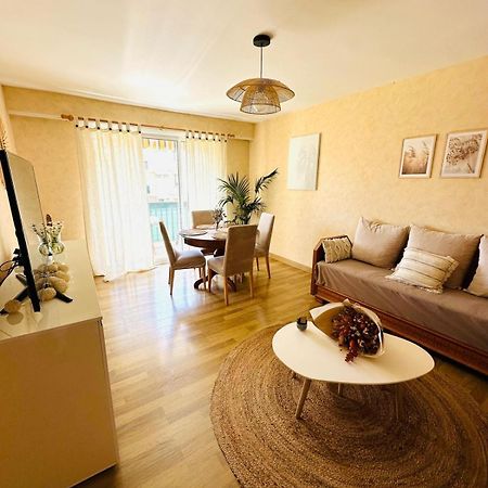 Spacieux 2 Chambres 65M2 Climatise Au Village Medieval Entre Nice Et Antibes Villeneuve-Loubet Kültér fotó