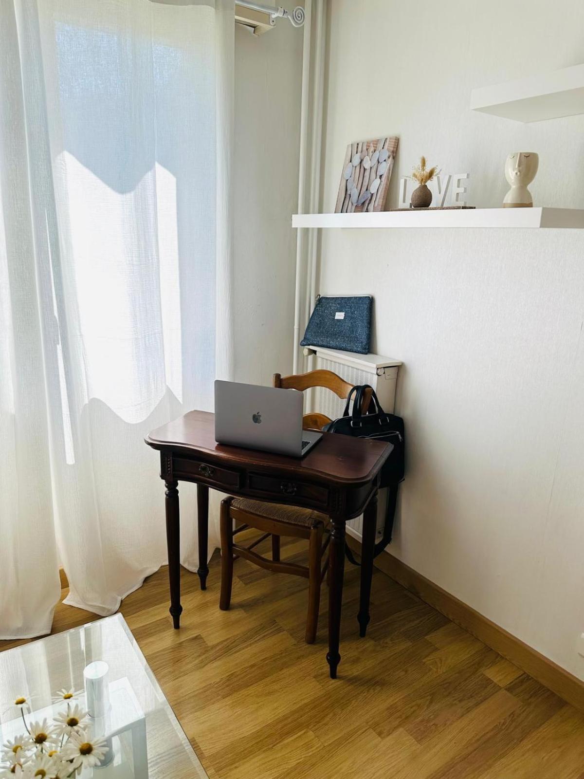 Spacieux 2 Chambres 65M2 Climatise Au Village Medieval Entre Nice Et Antibes Villeneuve-Loubet Kültér fotó