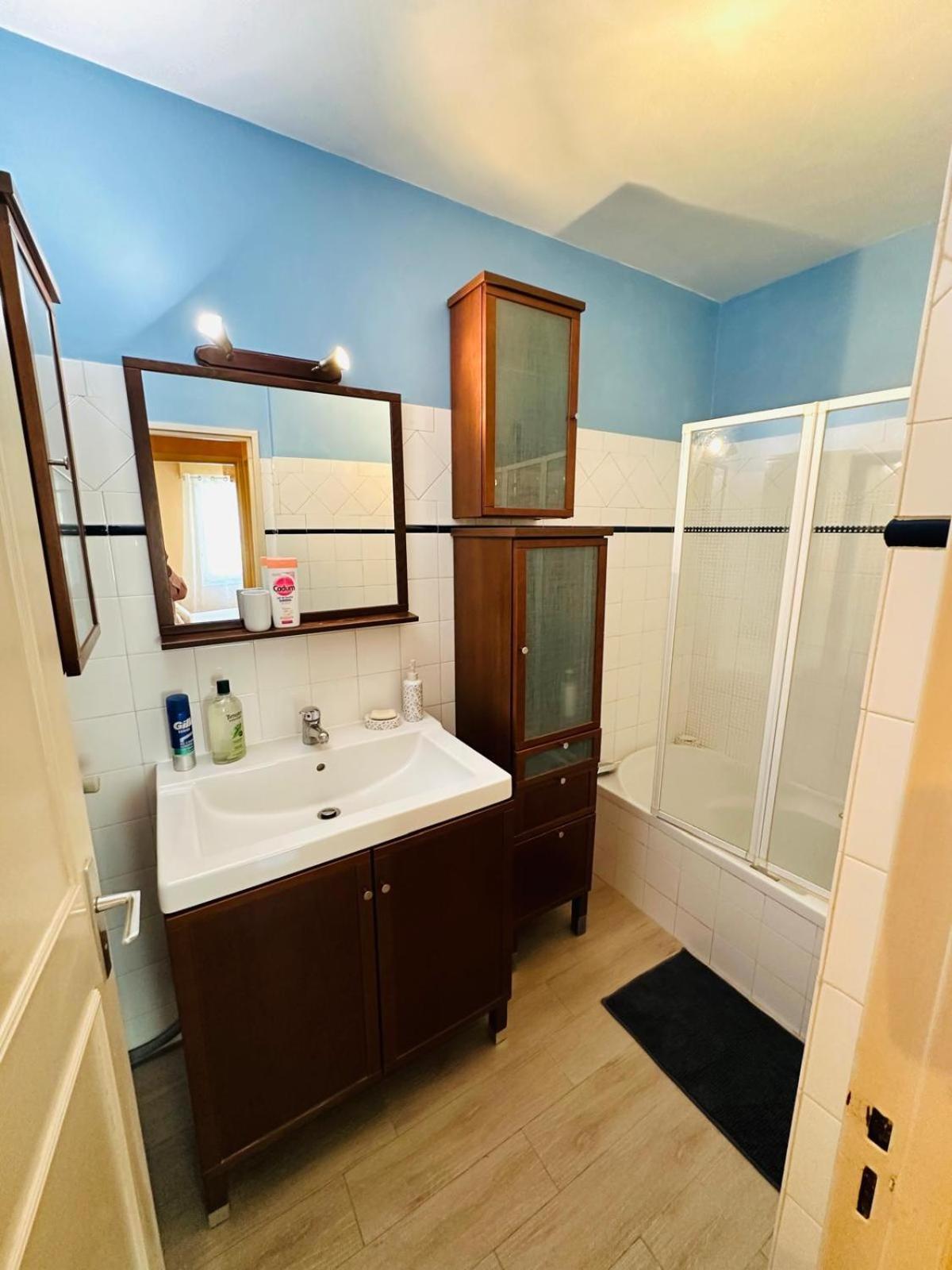 Spacieux 2 Chambres 65M2 Climatise Au Village Medieval Entre Nice Et Antibes Villeneuve-Loubet Kültér fotó