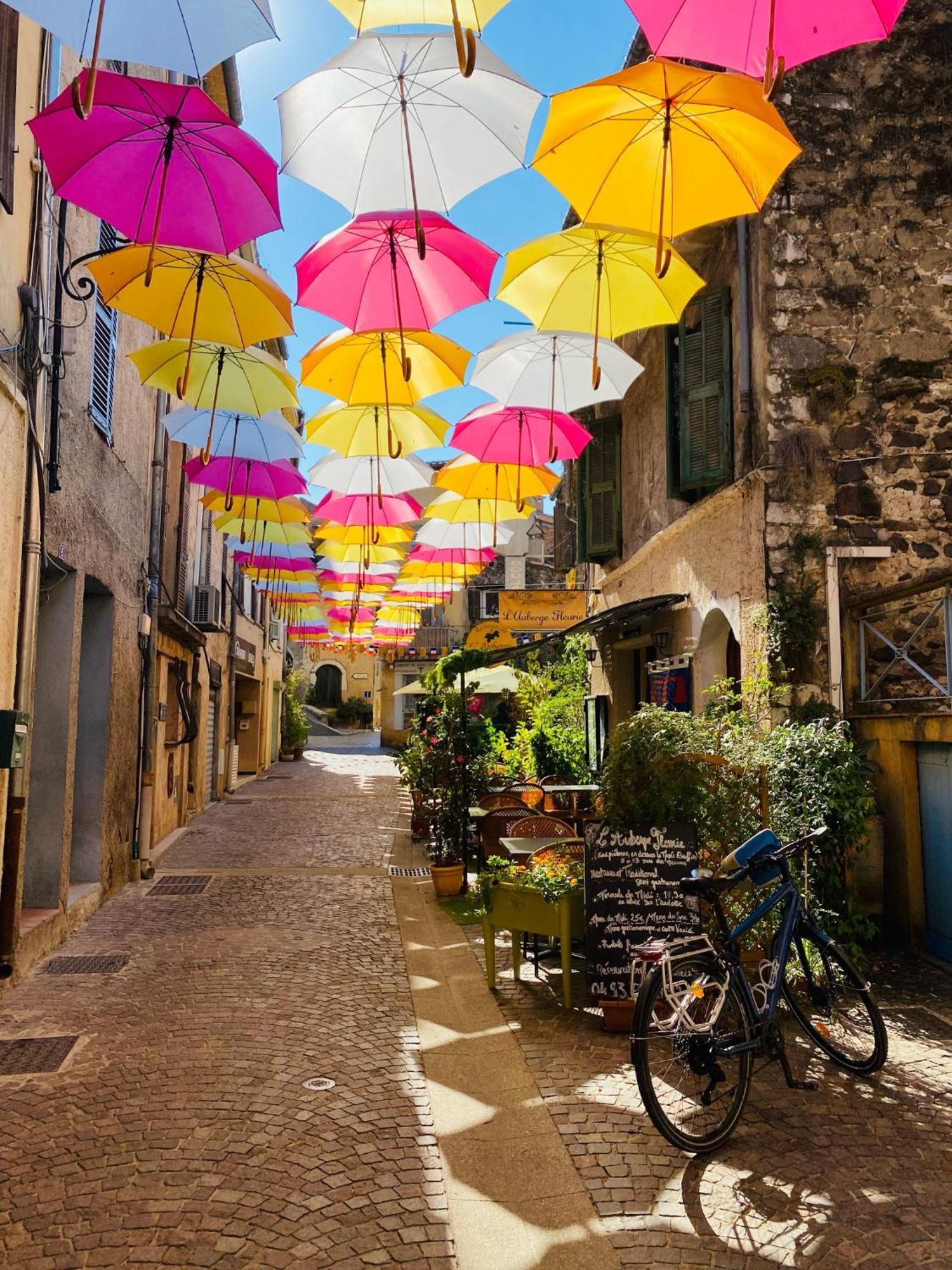 Spacieux 2 Chambres 65M2 Climatise Au Village Medieval Entre Nice Et Antibes Villeneuve-Loubet Kültér fotó